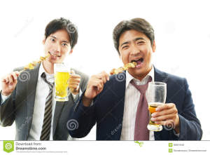 men-drinking-beer-male-office-workers-who-poses-happily-39351946